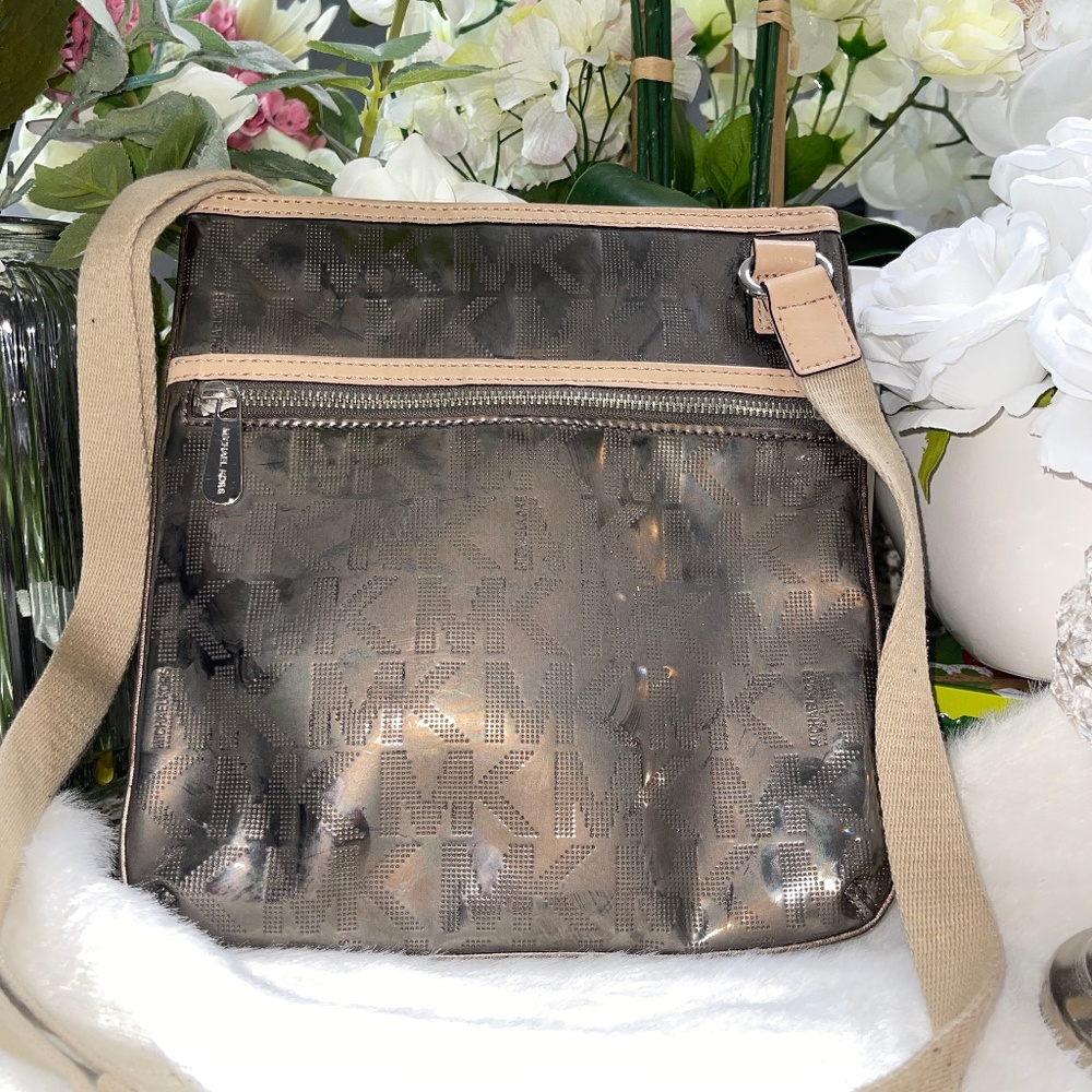 Michael kors crossbody bag